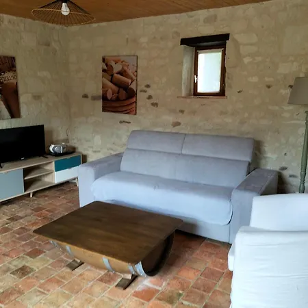Domaine De Bellevue בית נופש Pouancay